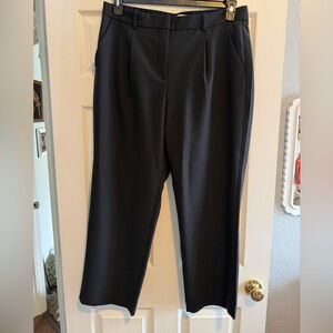 Abercrombie & Fitch Quinn Tailored Straight Pant